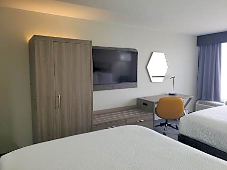 Queen Room with Two Queen Beds - Hearing Accessible/Non-Smoking