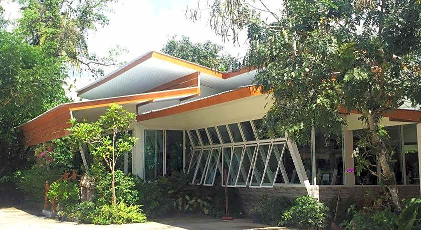 Baan Bangrak Residence