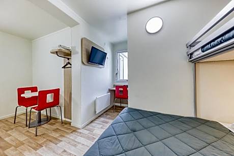 Triple Room (1 Double Bed + 1 Single Bed)