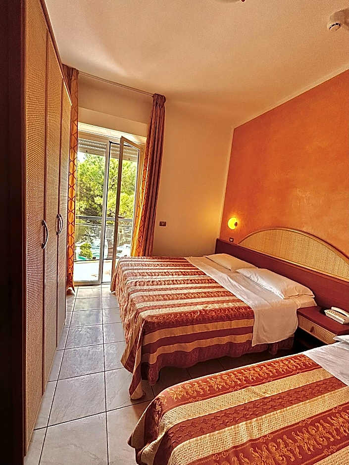 Hotel Ausonia