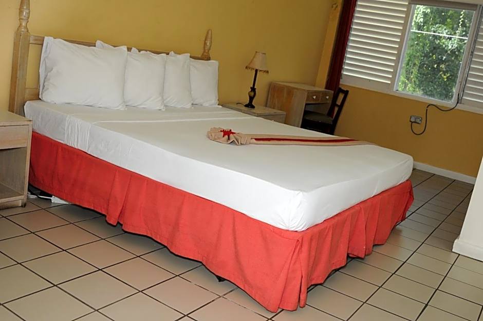 Pineapple Court Hotel