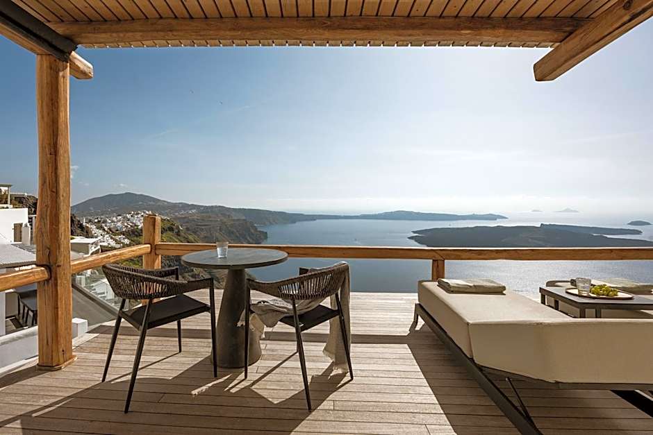 Aqua Luxury Suites by NOMÉE Hospitality Group