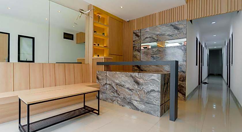 RedDoorz near Seasons City Mall 3