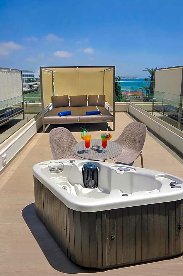 Nelia Beach Hotel & Spa