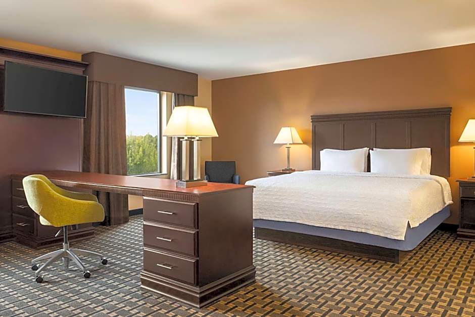 Hampton Inn By Hilton & Suites Pine Bluff