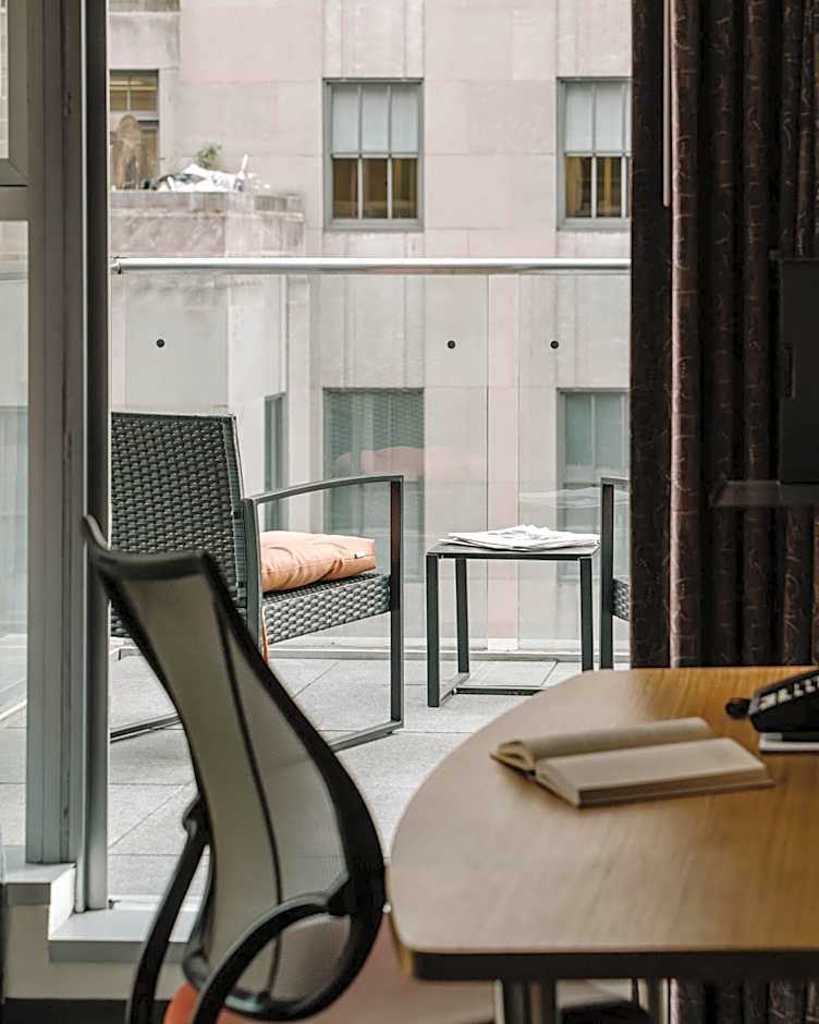 The Jewel, a Club Quarters Hotel, Opposite Rockefeller Center