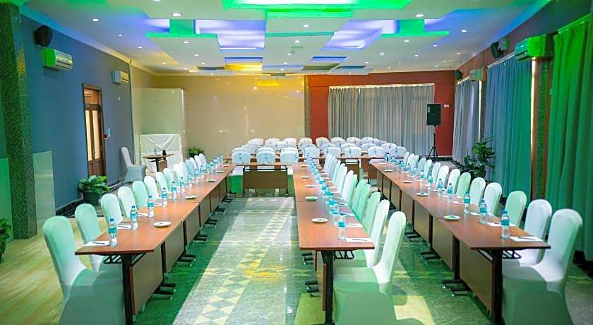 Tiffany Diamond Hotel