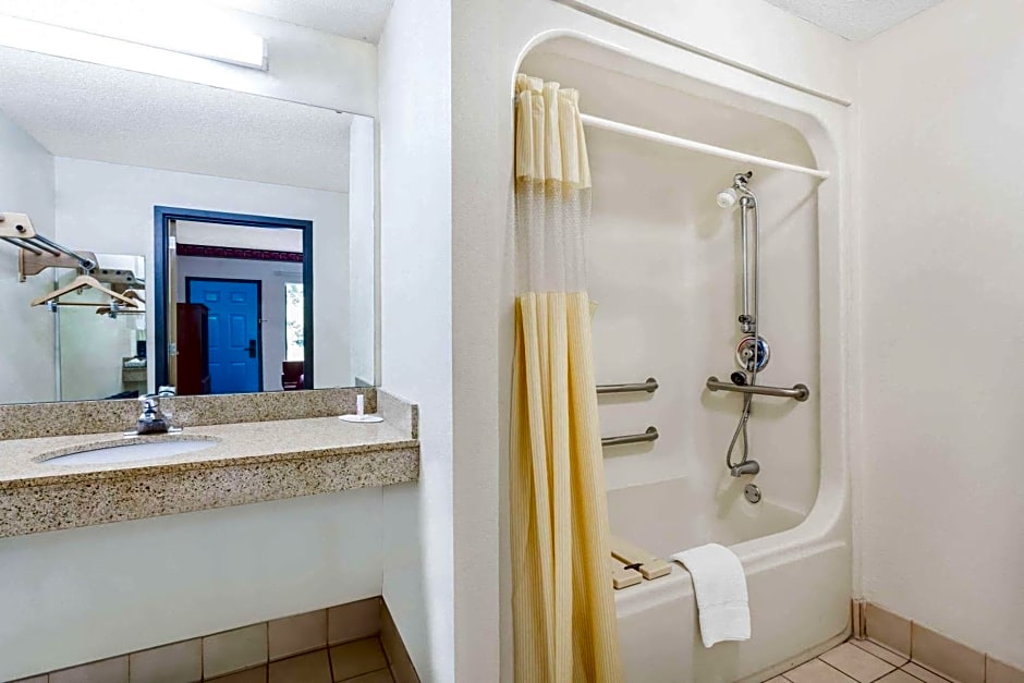 Days Inn by Wyndham North Columbia Ft. Jackson