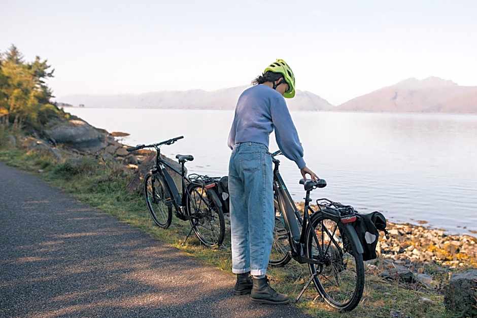 Woodlands House with Hot Tub