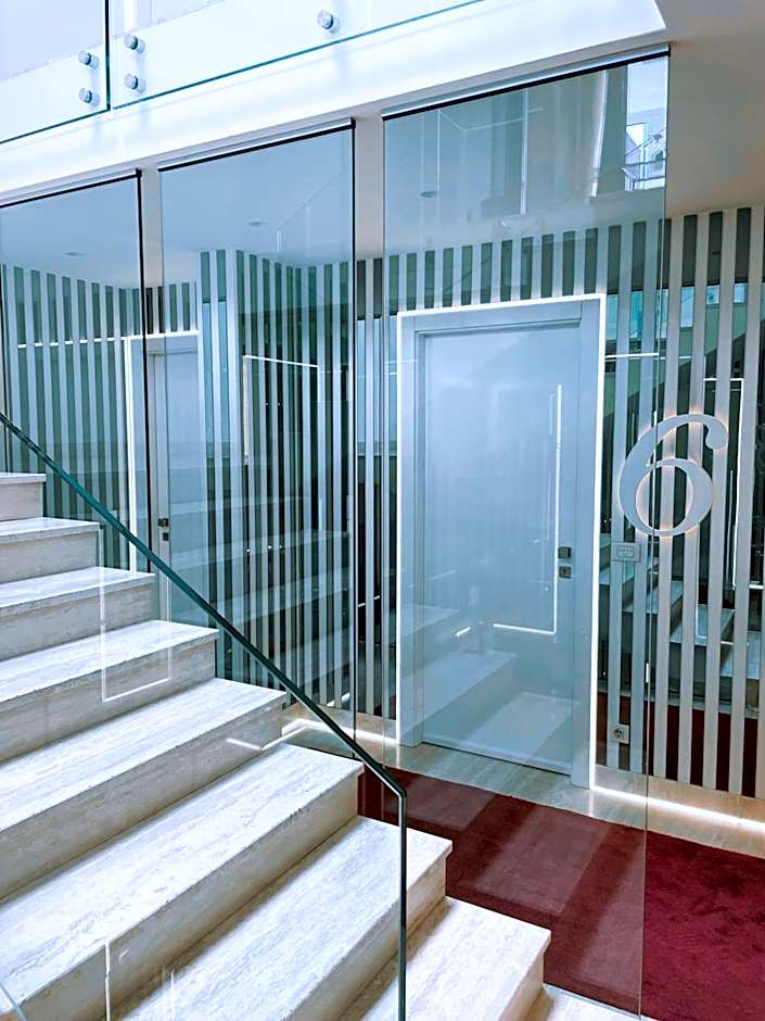 Hotel 9
