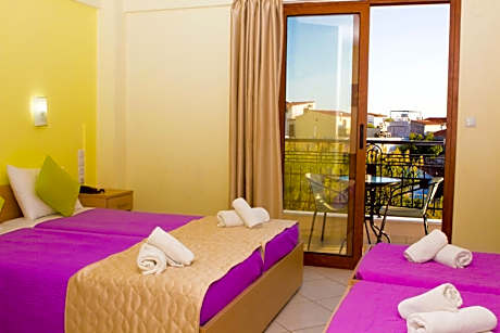 Family Studio (2 Adults + 2 Children)