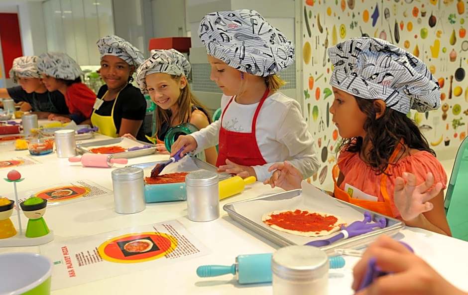 Harborside Resort & Vacation Rentals at Atlantis