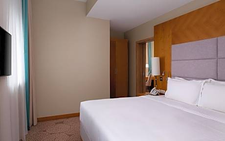 One-Bedroom King Suite