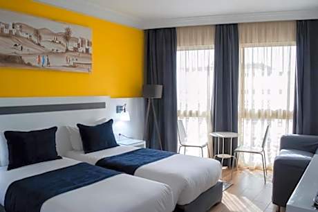 Grande Chambre Double ou Lits Jumeaux