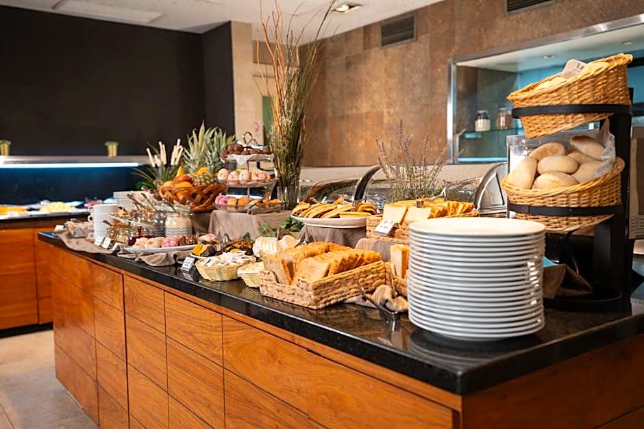 Hilton Garden Inn Santiago Airport