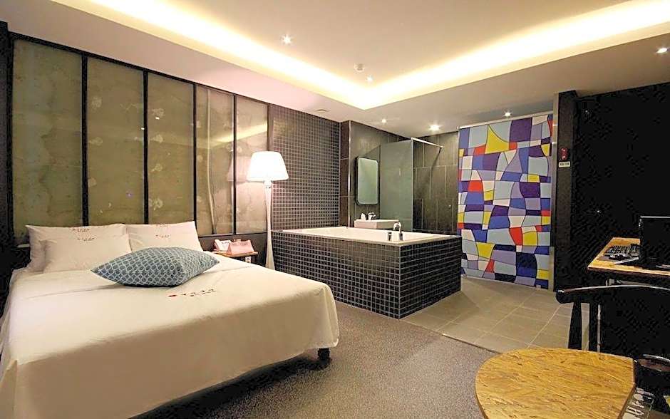 Hotel H2