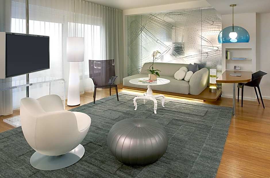 The Valorian Los Angeles, Curio Collection by Hilton