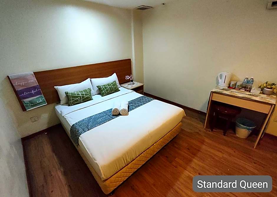 Photo 1 of 4 of Standard 1 Queen Bed