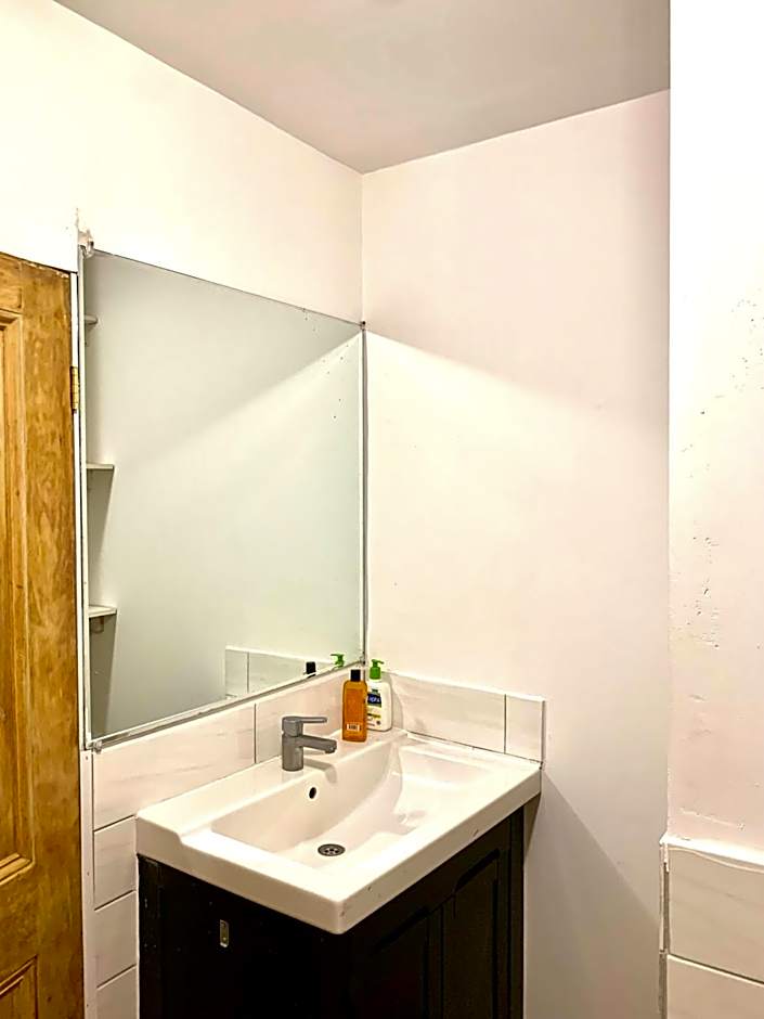 6 people, free parking, 1 minute river, Quebec city centre