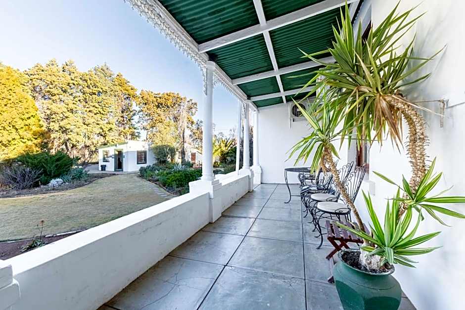 Karoo Ouberg Guest Lodge