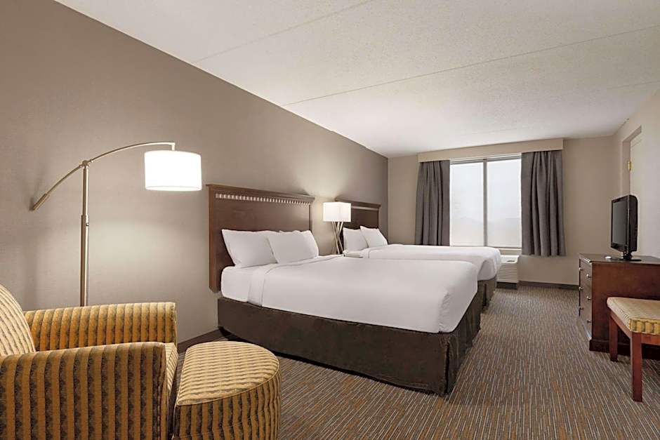 Wingate by Wyndham Bridgeport