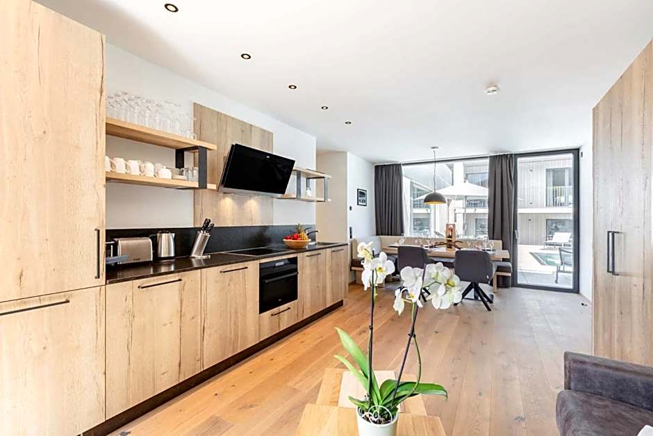 Emma Deluxe Aparthotel direkt beim Skibus ganzjährig beheizter Außenpool