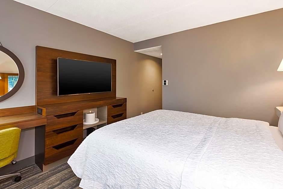 Hampton Inn By Hilton Traverse City