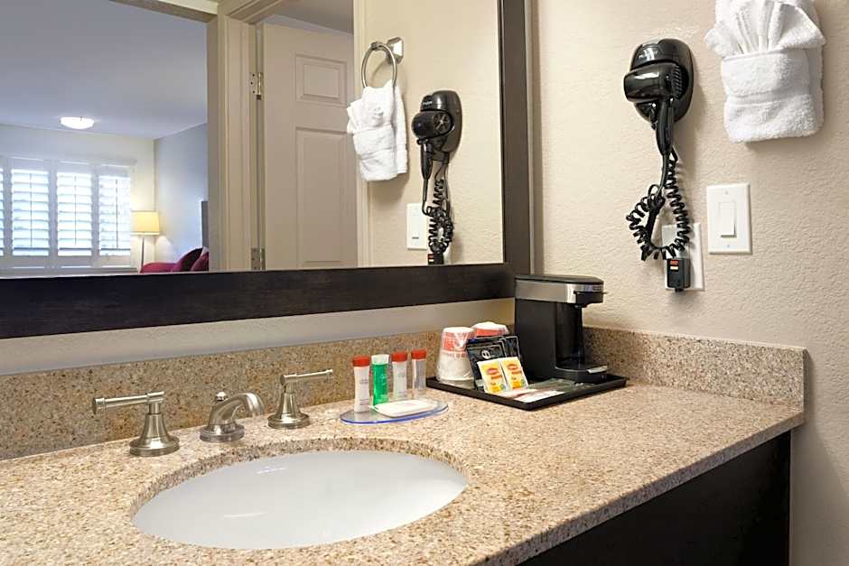 Infinity Inn & Suites