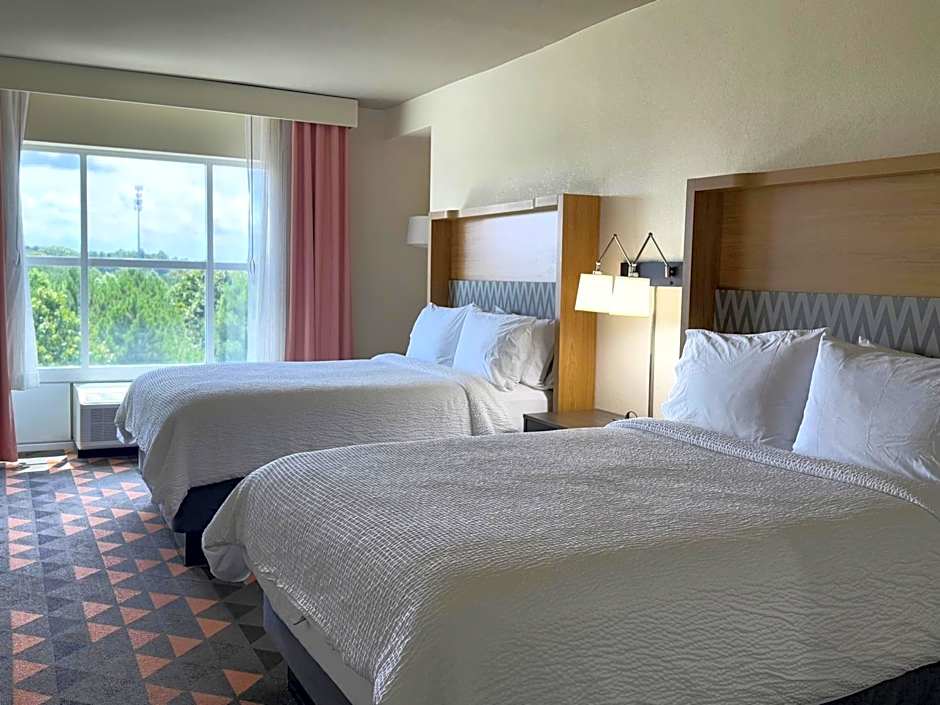 Holiday Inn Hotel And Suites Fayetteville W-Fort Bragg Area By IHG