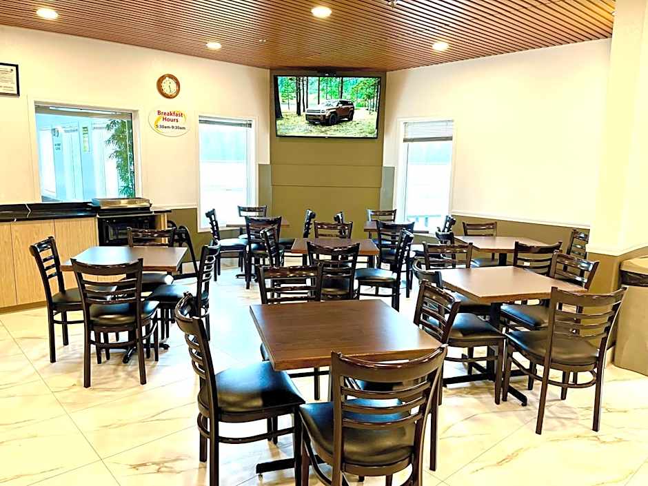 Super 8 by Wyndham Hinton