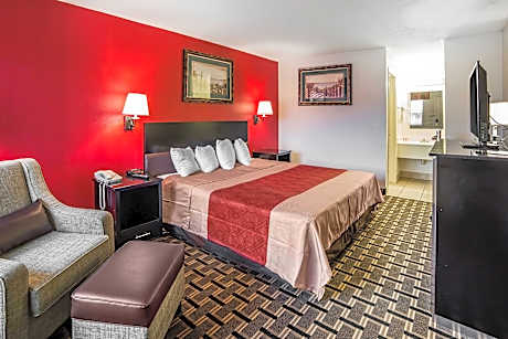 1 King Bed Non-Smoking