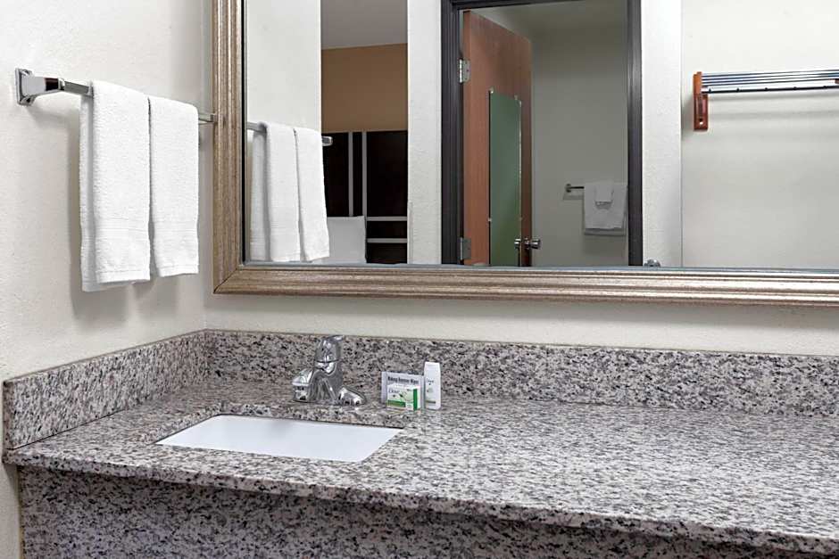 Baymont by Wyndham Green Bay