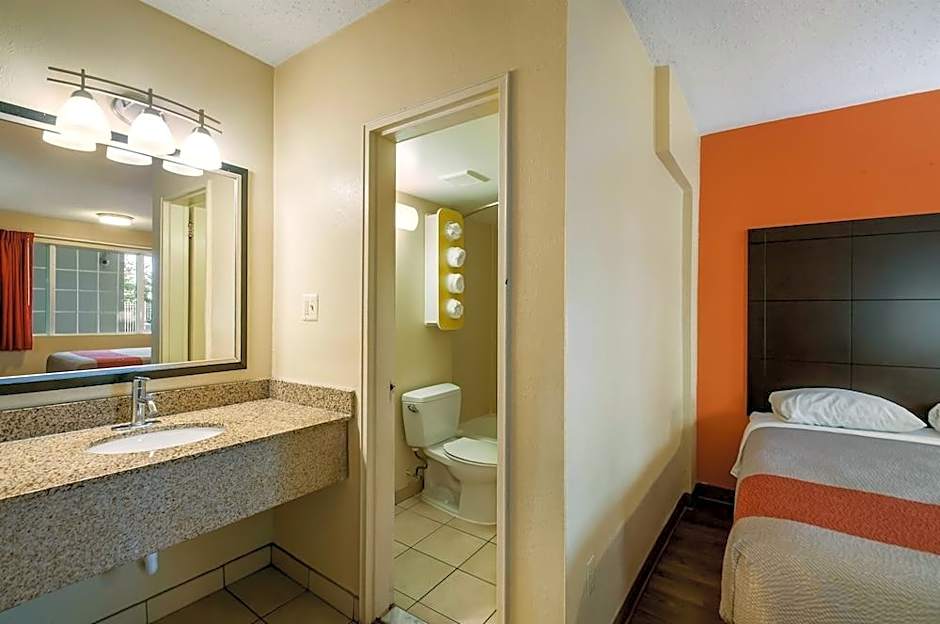 Motel 6-Washington, DC - Convention Center