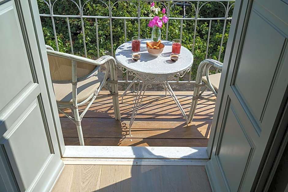 LIVIN Hydra Legacy Suite