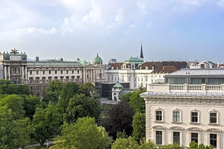 Superior Room, 1 Queen Bed, Non Smoking, City View