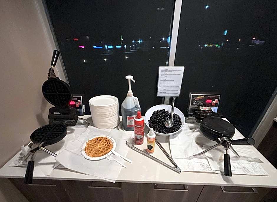 Super 8 by Wyndham Macleod Trail Calgary