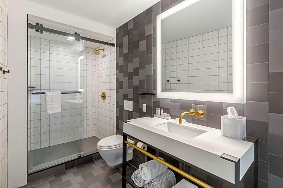 Cambria Hotel Boston Downtown-Seaport