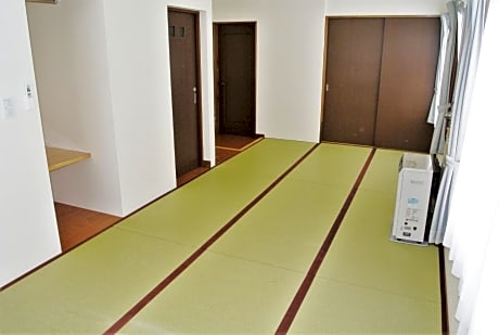 Family Japanese-Style Room