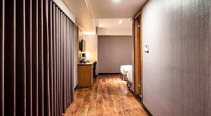 Global Traveler Hotel