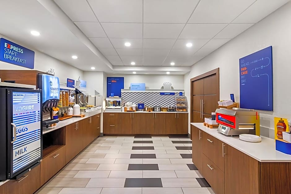 Holiday Inn Express & Suites Jacksonville South East - Medical Center Area By IHG