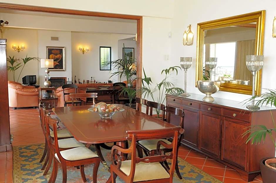 An uninterrupted 180 overlooking the Atlantic Ocean