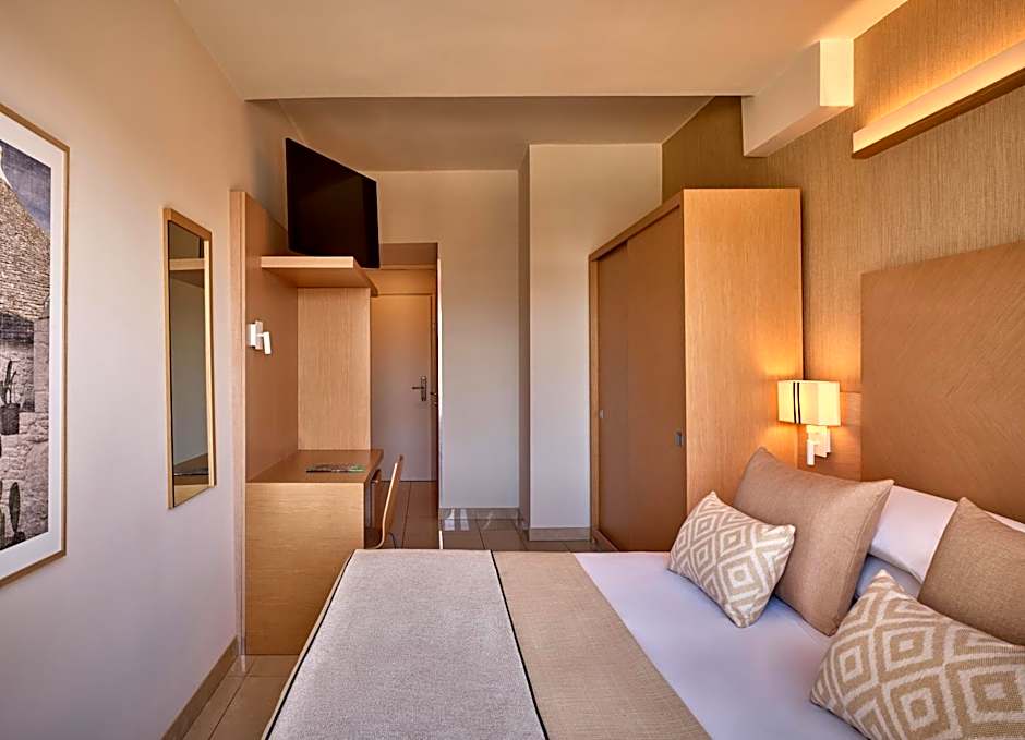 Photo 1 of 4 of 1 Double Bed or 2 Beds