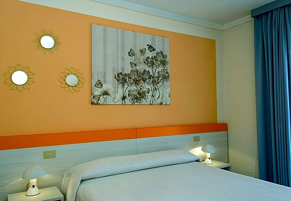 Photo 1 of 5 of 1 Double Bed or 2 Beds