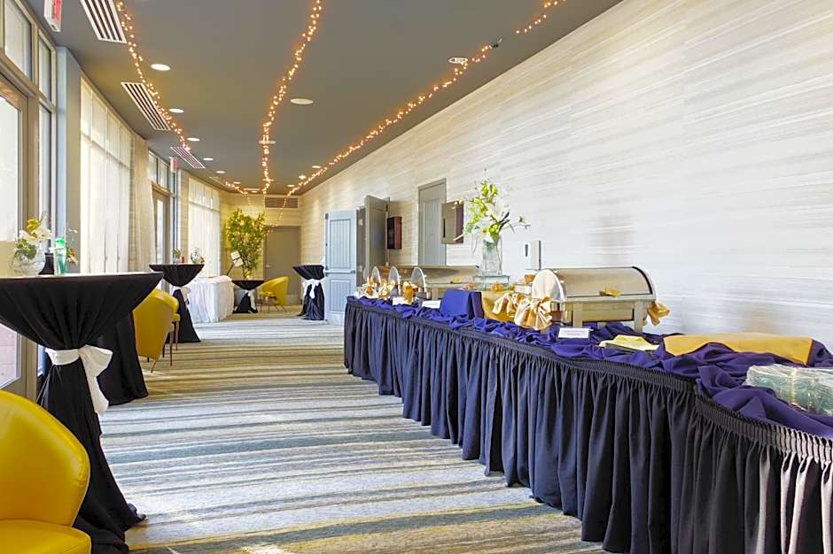 Holiday Inn Phoenix Airport By IHG