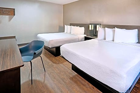 Queen Room with Two Queen Beds - Smoking