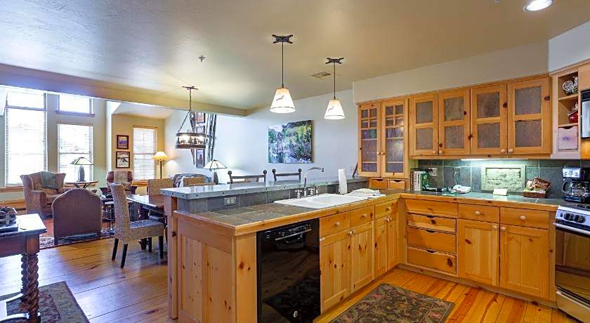 Lodges At Deer Valley