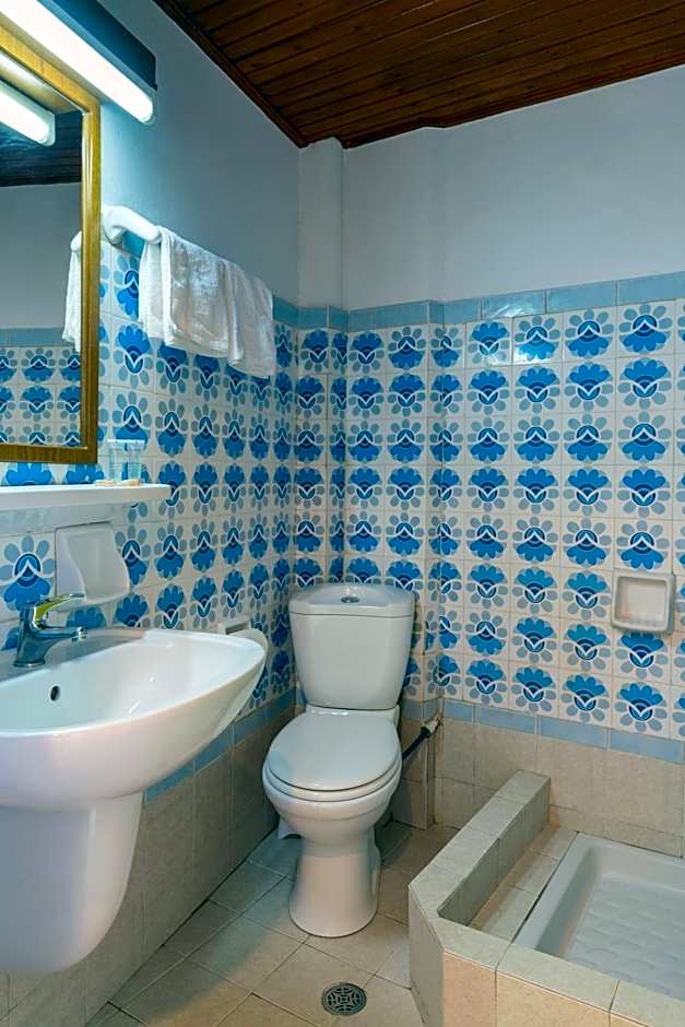 Binji Hotel