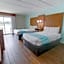 Seashire Inn & Suites