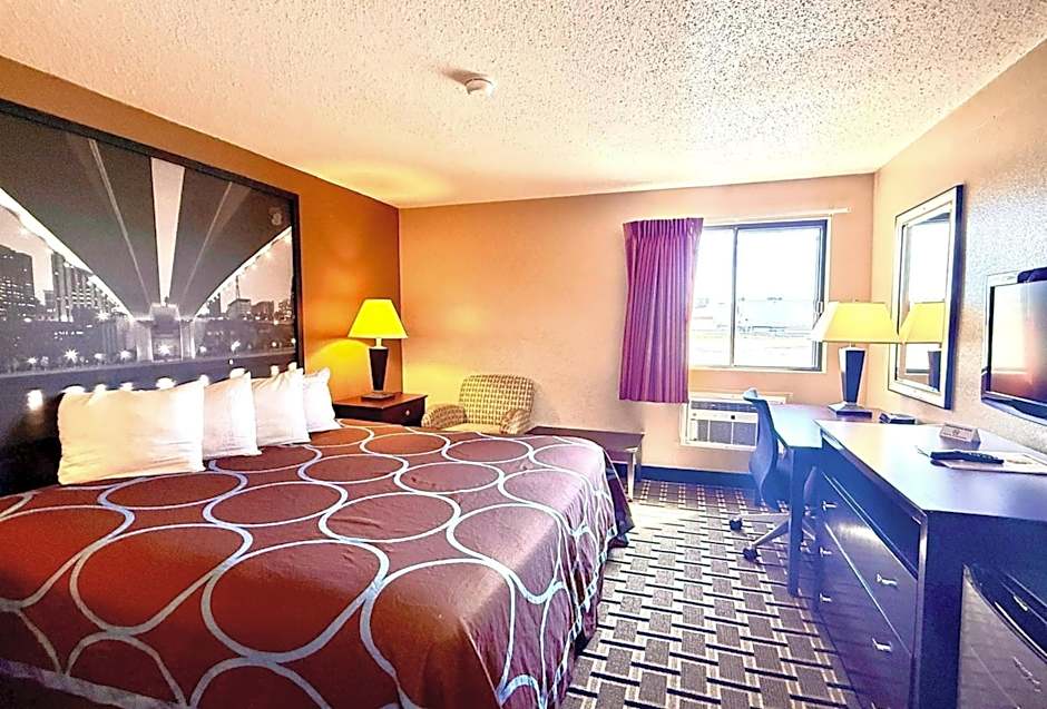 Super 8 by Wyndham Melrose