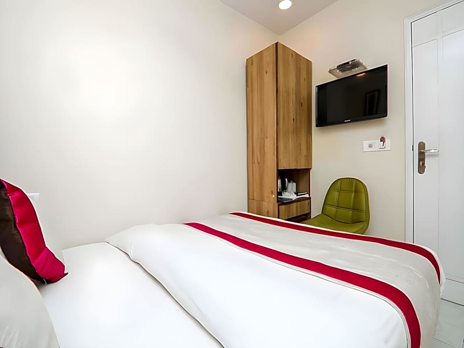 Hotel Amar International